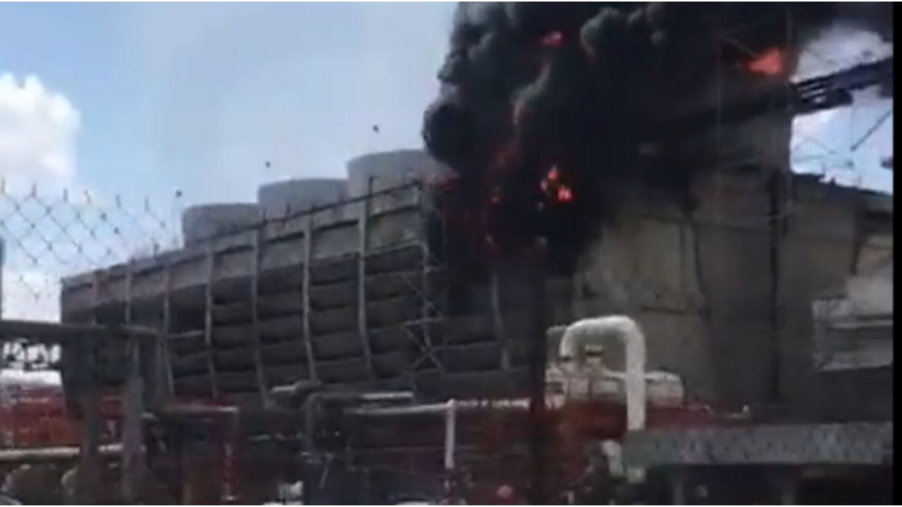 Reportan Incendio En Refiner A De Pemex En Cadereyta Latinus