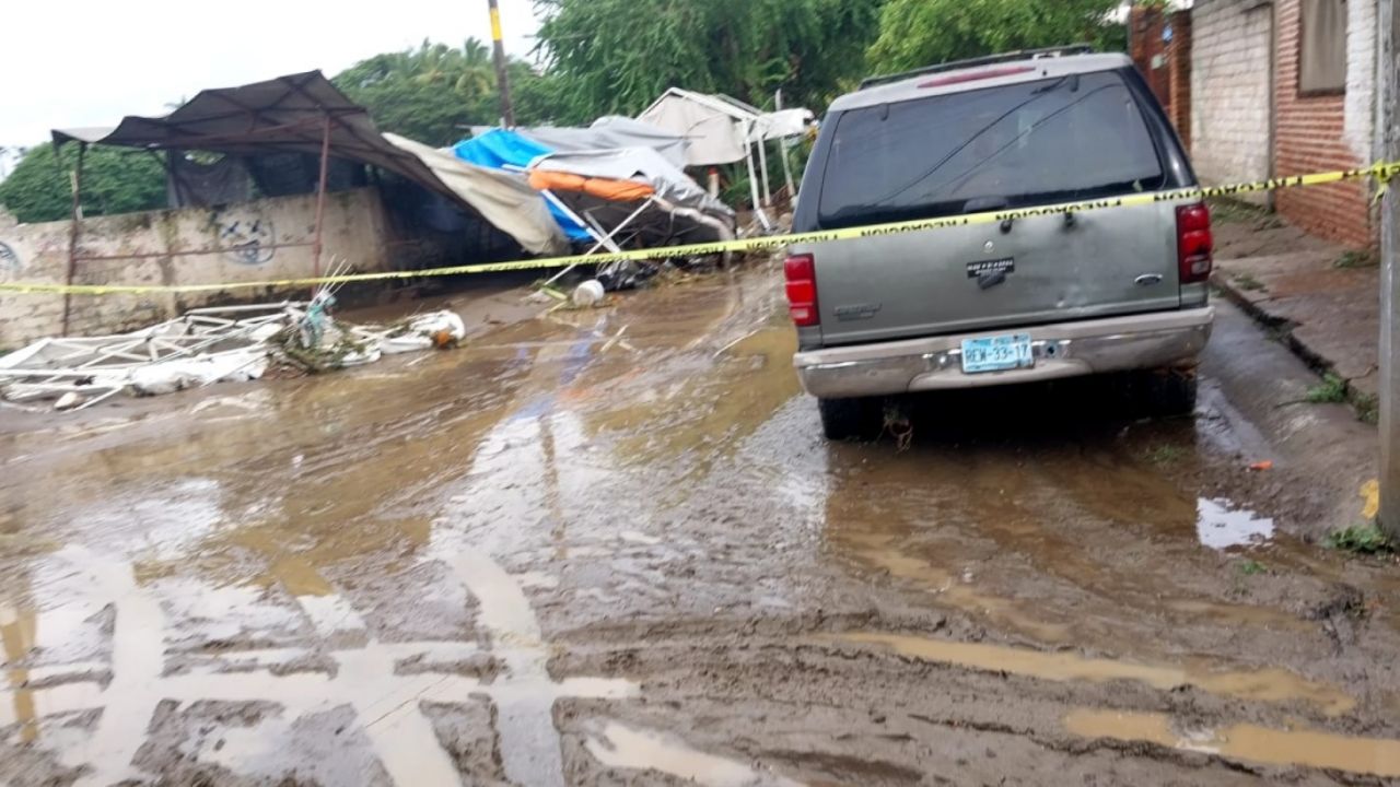 Roslyn se debilita a huracán categoría 1 provoca inundaciones