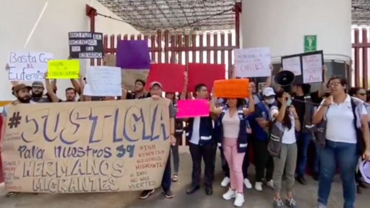 Protestan en la estación Siglo XXI de Tapachula por la muerte de 39