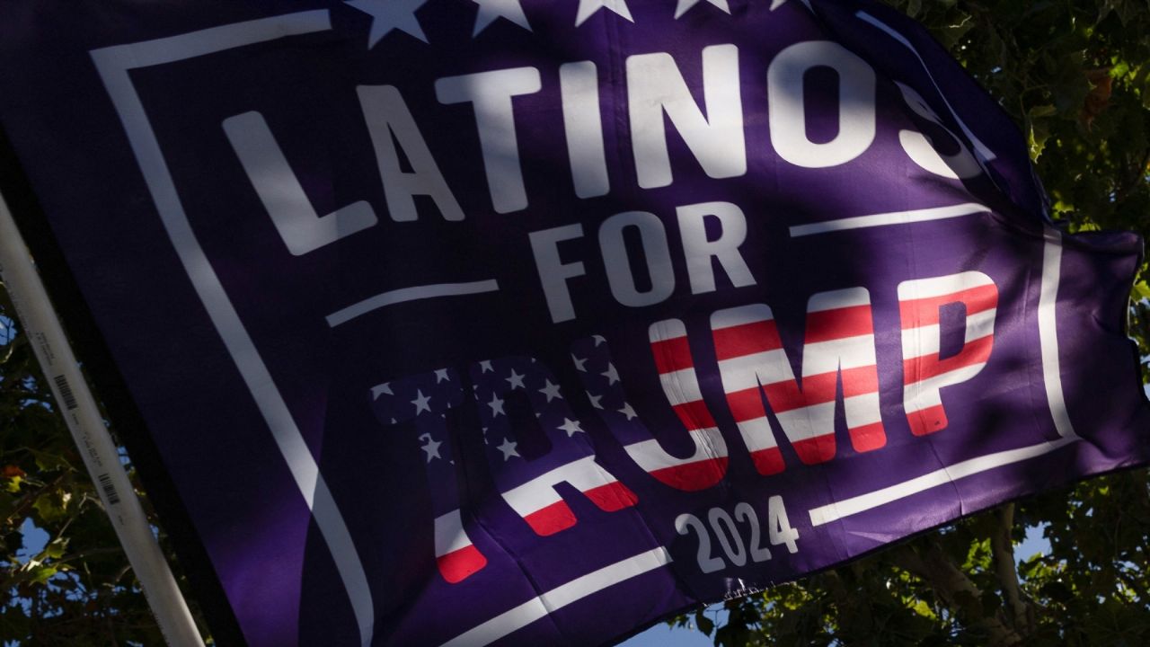 Campaña de Trump va por el voto latino en EU Cada vez son más