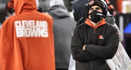 Stefanski, coach de Browns, da positivo a COVID-19 y no dirigirá ante Steelers