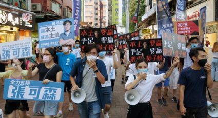 Protestan en Hong Kong por detención de 47 activistas y exlegisladores pro democracia