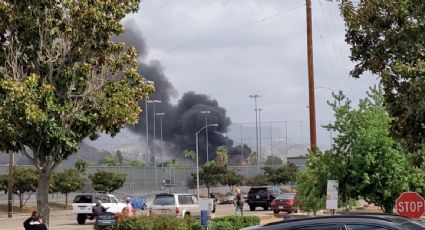 Avioneta se estrella contra casas en California; hay dos muertos y dos heridos