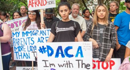 Beneficiarios del DACA ganan hasta 3 veces más que otros migrantes, según un estudio de la Universidad de Texas