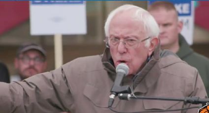 "Si amas a EU, no amenazas a sus trabajadores con llevar sus empleos a personas desesperadas en México", dice Bernie Sanders