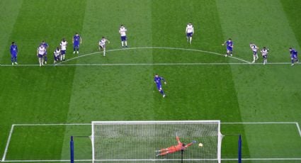 Chelsea pinta de azul la casa del Tottenham y lo vence con un gol de penalti