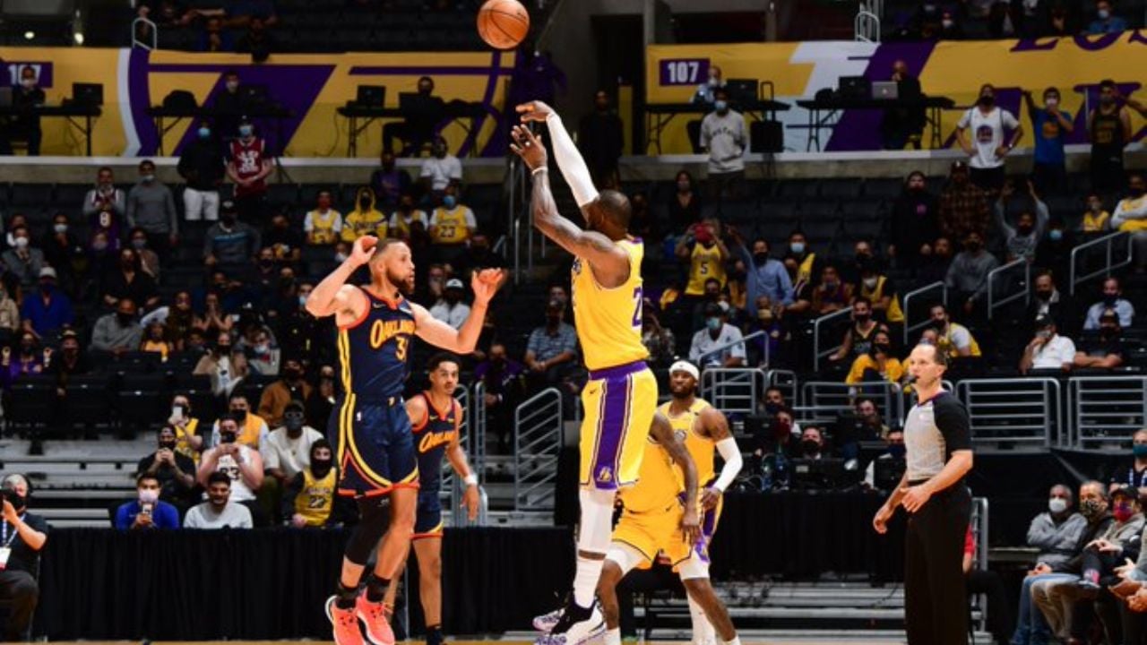 Lebron James Veía Tres Aros Pero Encesta Triple Ganador Y Lakers Avanza A Playoffs Latinus 4837