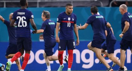 Mbappé se disculpa por el penalti fallado: "Estoy desolado"; Pelé le da ánimos