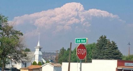 Desalojan a 2 mil personas por los incendios forestales en Oregon