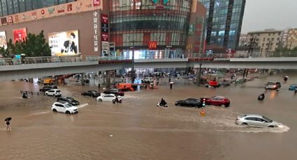 Desalojan a 100 mil personas por fuertes inundaciones en China; reportan 12 muertos