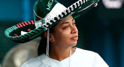 Stefanía Aradillas, la única jugadora de la Selección de Softbol que nació en México, presume sus uniformes