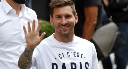 Messi pasa los exámenes médicos y visita el Parque de los Príncipes en París