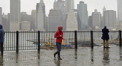 "Henri" se degrada a tormenta tropical antes de tocar tierra al noreste de Estados Unidos