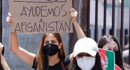 Protestan ante la SRE para pedir celeridad en trámites de refugio a mujeres y niñas de Afganistán