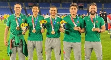 Jaime Lozano y su cuerpo técnico sí recibieron su medalla de bronce, aunque no pisaron el podio