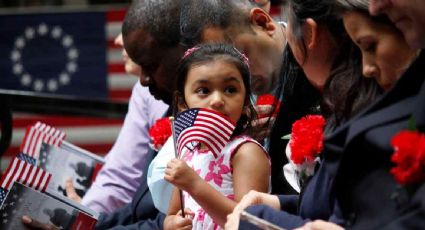 Ciudadanía para migrantes no podrá incluirse en plan de Biden, dictamina asesora principal del Senado