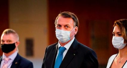 Bolsonaro regresa a Brasil tras asamblea de la ONU; ministro de Salud se queda en EU tras dar positivo a Covid-19