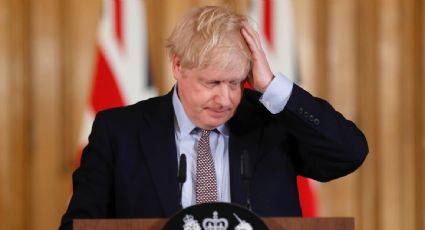 Acusan a Boris Johnson de violar confinamiento al hacer fiesta de jardín