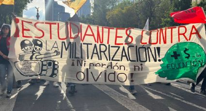 Activistas marchan en la CDMX para exigir a los diputados que rechacen el dictamen de las Fuerzas Armadas