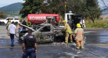 Normalistas queman 10 vehículos en Michoacán para exigir la liberación de sus compañeros detenidos la semana pasada