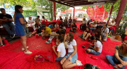 Activistas contra la violencia posponen presentación de un proyecto artístico por marcha de AMLO