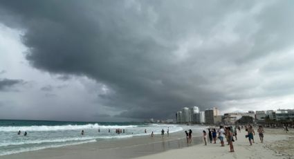 Suspenden clases en Campeche por el paso del huracán "Lisa"; abren refugios en Quintana Roo y Chiapas