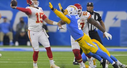 Chiefs bajan 'voltaje' de Chargers con increíble remontada hecha por Mahomes y Kelce