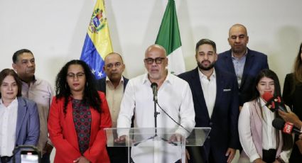 Delegación del gobierno de Maduro llega a México para el diálogo con la oposición venezolana