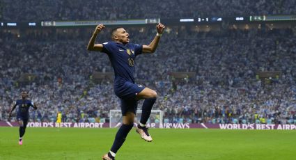 Mbappé cierra con triplete en la Final y le gana a Messi la bota de oro en Qatar