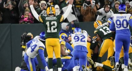 Packers se aferran a un 'milagro' de playoffs tras vencer y eliminar a los Rams