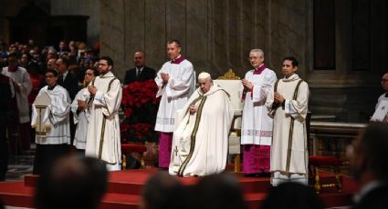 El papa Francisco crítica la codicia y el hambre de poder de algunos hombres durante la misa de Nochebuena