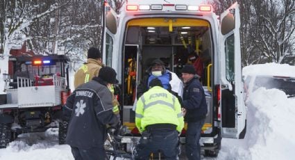 Siguen labores de rescate en Nueva York tras reportes de muertes por congelamiento en autos a causa de la tormenta invernal “Elliot”