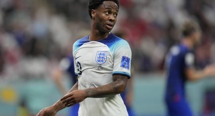 Raheem Sterling, delantero de Inglaterra, regresa a casa tras asalto a mano armada a su familia