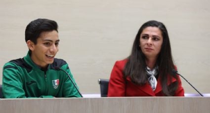 La beca de Donovan Carrillo se mantiene en 30 mil pesos hasta que concluya su ciclo con el Mundial de patinaje, revela Ana Guevara