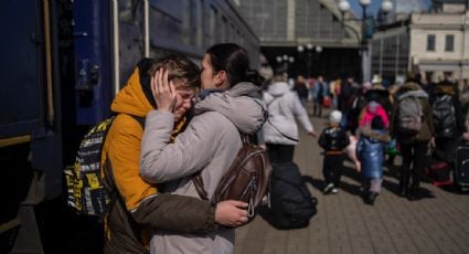 “Ya no existe la ciudad”, dicen sobrevivientes de Mariúpol tras abandonarla por los ataques rusos