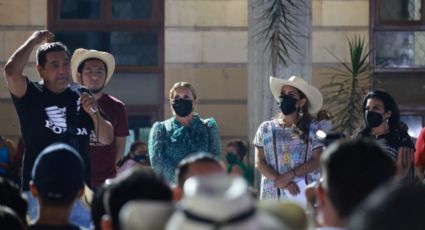 Félix Salgado arma conga en el templete para festejar el triunfo de AMLO en consulta de revocación