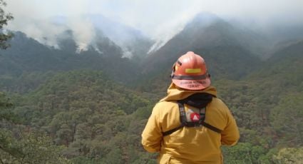 Incendio forestal en la sierra de Santiago está fuera de control y se dirige a Puerto Genovevo, advierte Protección Civil de Nuevo León