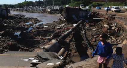 Asciende a 395 el número de muertos por inundaciones en Sudáfrica; más de 40 mil personas han sido desalojadas de sus hogares