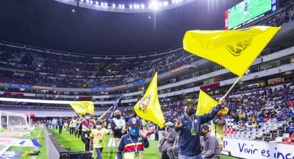 Clásico Joven entre América y Cruz Azul pasa por 'lluvia' pero de peluches por el Día del niño