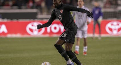 Alphonso Davies supera al 'Chucky' Lozano y a Pulisic y es jugador del año de la Concacaf