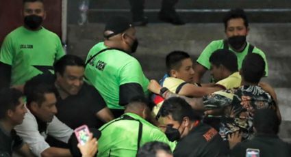 Violencia dentro y fuera del Estadio Azteca... Se enfrentan entre americanistas