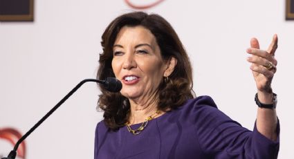 La gobernadora de Nueva York, Kathy Hochul, da positivo a Covid-19: "soy asintomática"