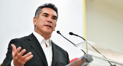 Juez federal en Campeche rechaza el amparo que interpuso Alejandro Moreno contra Sansores; devuelve el caso a la CDMX