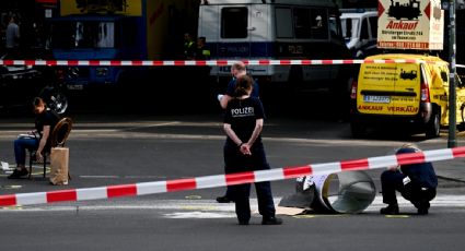 Hombre embiste con un auto a una multitud en Alemania y mata a una persona