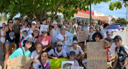 Selvame del Tren y organizaciones protestan en Playa del Carmen para exigir la suspensión de obras del Tren Maya