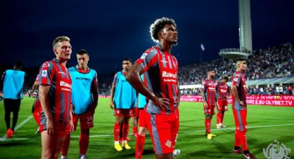 El mexicano Johan Vásquez debuta con el Cremonese, que cae en el arranque de la Serie A ante la Fiorentina