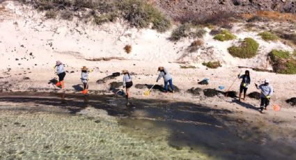 Cierran playa de Baja California Sur por el derrame de combustible de un yate incendiado