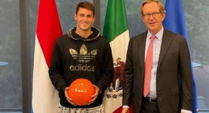 Santiago Giménez obtiene visa de trabajo holandesa y alista su debut con el Feyenoord