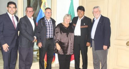 Evo Morales y la hija del "Che" cenan junto a otros invitados de AMLO al Grito de Independencia