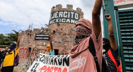 "Nada aquí es lo mismo": compañeros de los 43 normalistas desaparecidos viven las secuelas a ocho años del caso Ayotzinapa